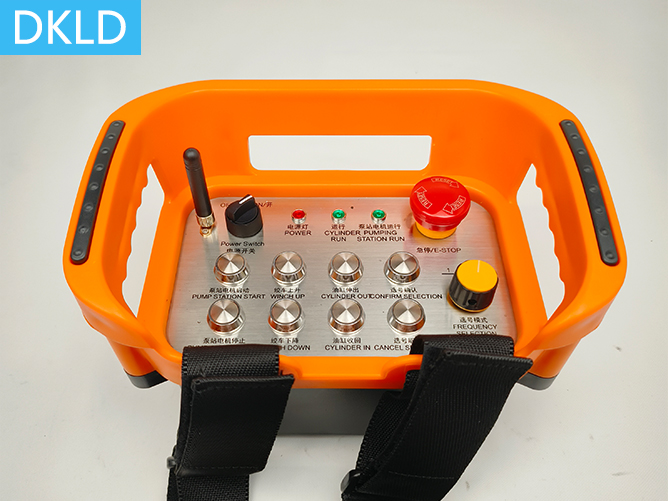 空旷500米1对2选号背带型海上船舶设备工业无线遥控器